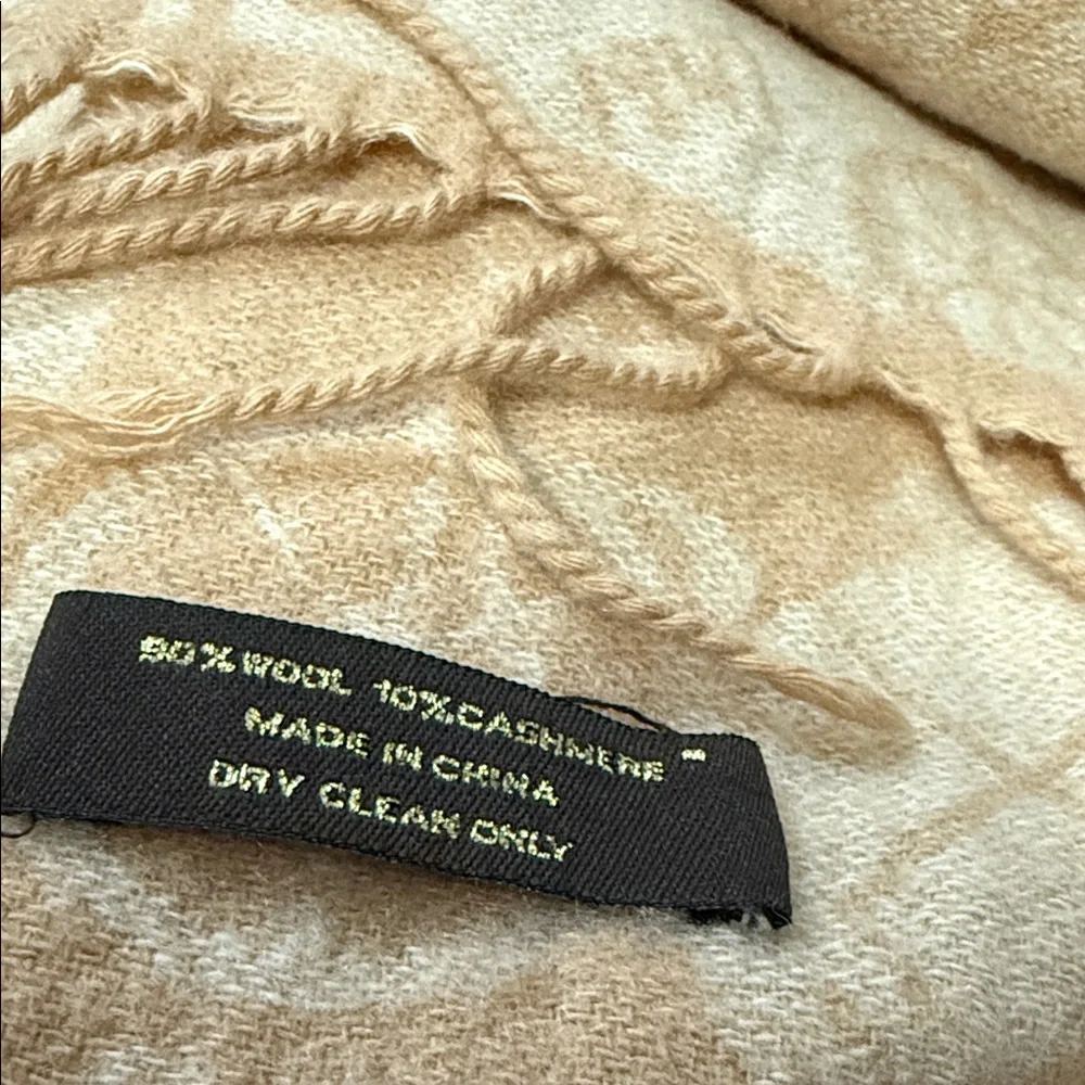 EUC Coach Cream and Tan Scarf cashmere wool blend